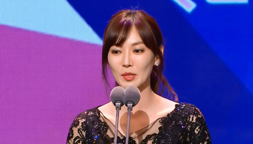 2015MBC演艺大赏：金素妍 韩彩雅获综合演出女子最优秀奖