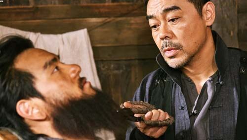 彭于晏获刘青云亲手剪胡子