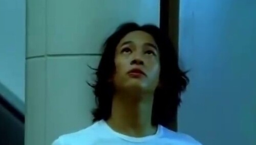 何润东《陪我去看蓝蓝的海》