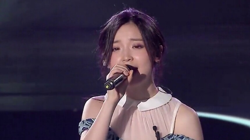 金雯昕《挥着翅膀的女孩》现场版