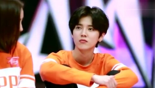 这么萌的宝宝你见过吗？鹿晗撒娇敲可爱