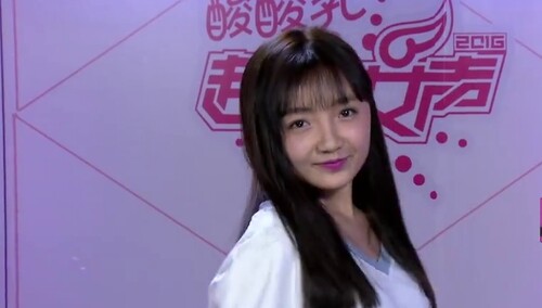 中国好学姐周玥甜酥还原周董经典 白裙清新Style击溃一票宅男心