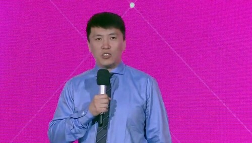 国际Style太给力！赵兴继携蒙牛酸酸乳助力超女燃飞梦想