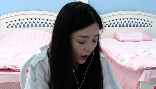 “戏子”金雯昕柔音诵词 古风味浓厚韵律十足