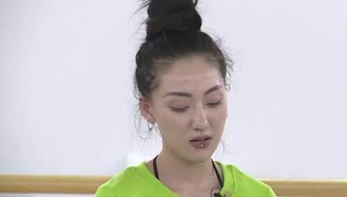 王金金声乐课发困差点睡着 思绪神游惹老师关注