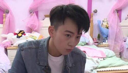 黄汐源郭震对戏超投入 张晓钰一旁苦等打翻醋坛