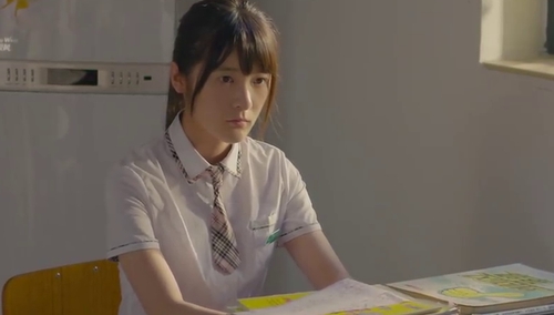 《会痛的十七岁》片段：胡夏徐娇上演“同桌的你”