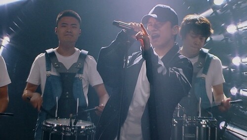 帅炸！张杰酣唱《我的王国+we will rock you》高音脆骨
