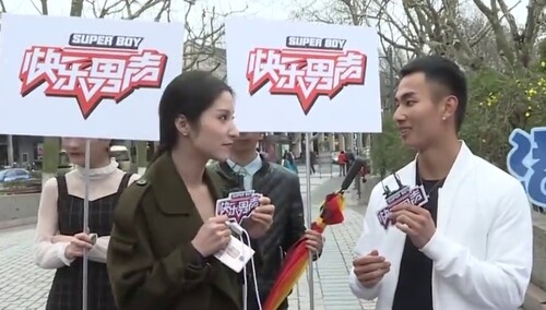 肌肉型男狂发迷妹福利 大秀八块腹肌引潘辰尖叫