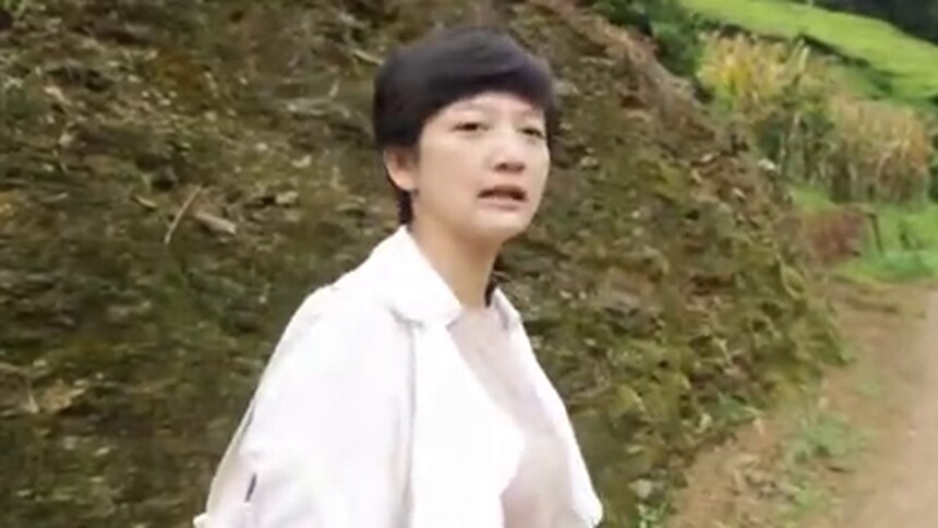 王新法带领村民致富 离世时村民自发送行震撼王婷