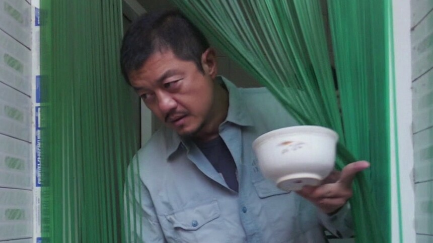 李亚鹏偶像包袱全丢掉 清晨刷牙洗头扫地糙没边