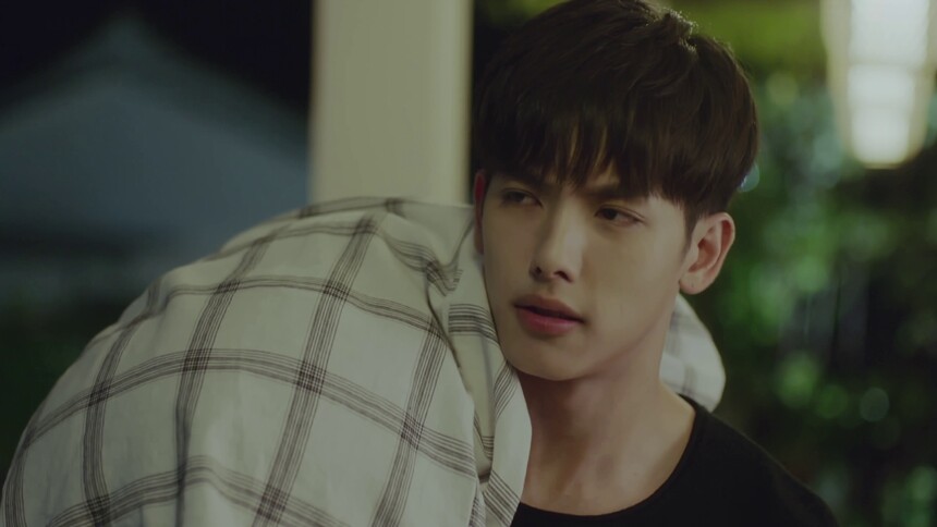 夏曦喝酒壮胆欲与叶故同房睡 叶故无奈上演公主扛