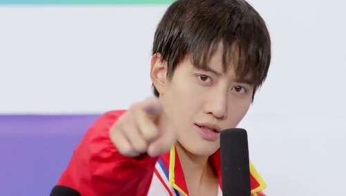 进度也太快了吧！游泳冠军白泳泽在接受采访时直接表白了