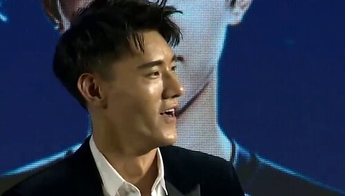 《游泳先生》发布会：朱文超巧克力腹肌获游泳队全体队员称赞