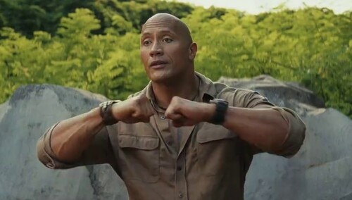 《狂暴巨兽》 强森现身“吐槽”巨猩爆笑手语