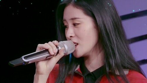 周芷莹张碧晨合唱《年轮》，汪苏泷金志文伴奏，这个阵仗有点大！