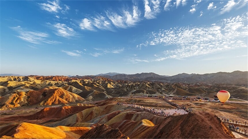 【萌人旅行】国内马场的马属这里多，丹霞地貌，天然“氧气乐园”