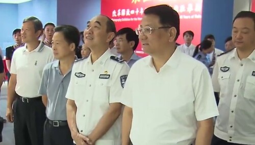 湖南：《永恒的瞬间——改革开放40周年湖南公安英雄壮举摄影再现》开展