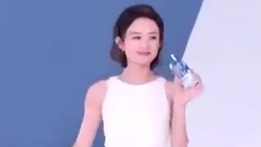 颖宝辛苦了！不愧是演艺界的劳模典范，赵丽颖荣获最具商业价值女艺人