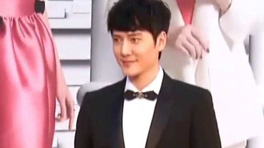 【娱闻壹姐】网曝赵丽颖冯绍峰领证结婚，还挂靠冯绍峰的团队