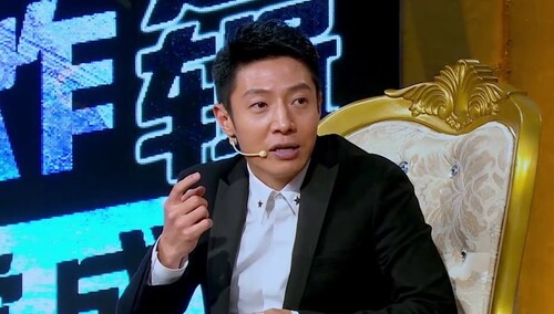 何老师一泡方便面就登机 撒贝宁应对晚点这招可还行