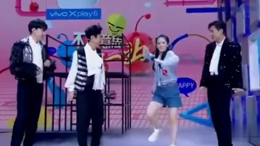 邓伦魏晨何炅嗨跳《忘情森巴舞》 简直是太帅了！