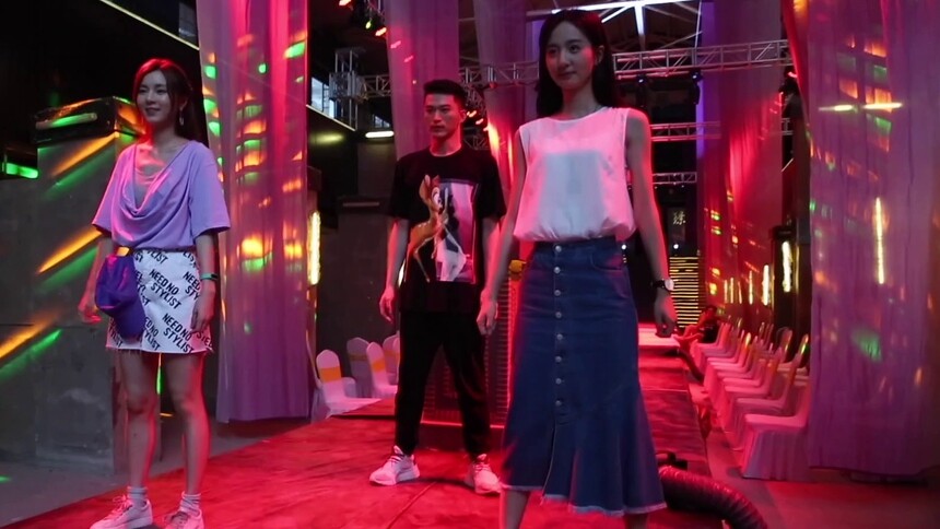 《我与你的光年距离2》花絮特辑：三个失败的泰山，被这尬舞笑cry