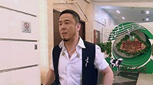 杨坤舞台上热情炸裂，“脱缰”跑出镜头外？