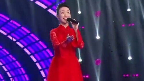 易文卉《今儿个幺妹要过河》
