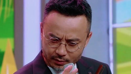 小沐沐吃飞机餐首先问的是这个 原来都是受杨乐乐的影响