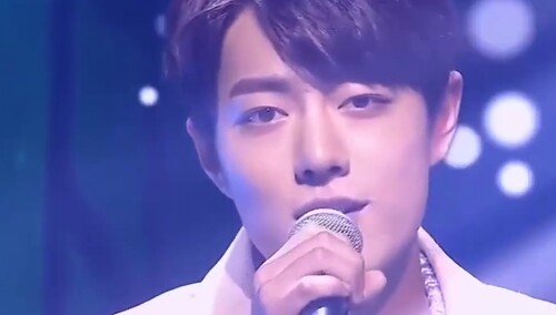 嗨唱爬梯：肖战、夏之光演唱影视经典歌曲《流星雨》