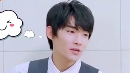 嗨唱彩蛋：哦？面对扫地阿姨的疑问 弹着吉他的李鑫一又会怎么回答呢？