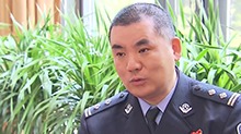长沙 公安民警彭念波：舍我其谁 6米高楼纵身一跃