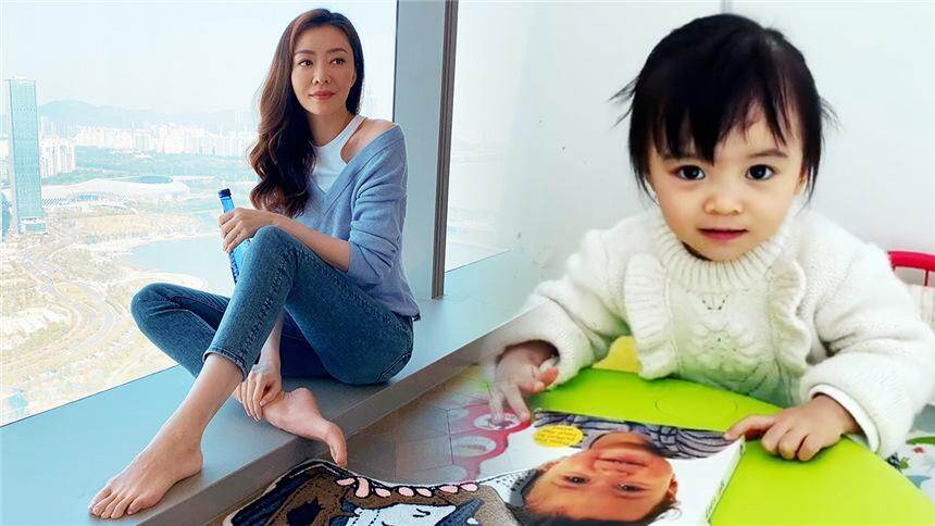 熊黛林小女儿发花痴，被妈妈抓包瞬间变脸，女人真是翻脸比翻书快