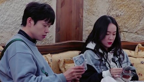 丈夫团旅游经费告急！妻子给安排大电影《人在囧途之囧夫》