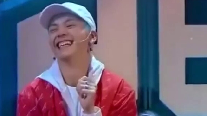 陈伟霆在线示范“哈哈哈哈哈哈”，请适当散发你的魅力吧