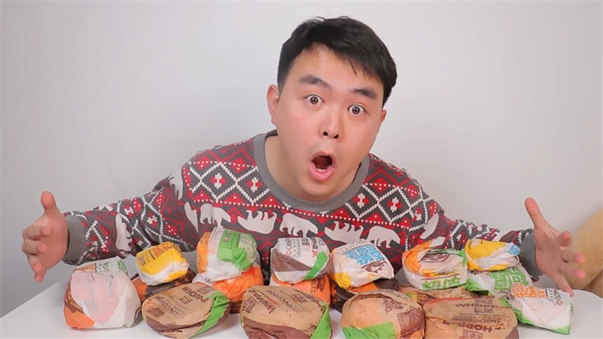 【翔翔大作战】小伙没吃过汉堡王，结果一气之下买了所有汉堡，服务员都吓一跳