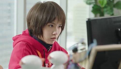 《嘀！男友卡》第1集看点：完美男友南宫从天而降！芊芊的少女心藏不住了