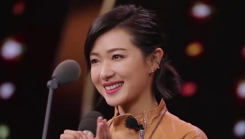 万茜击败喻恩泰实力夺冠 成功晋级决赛！