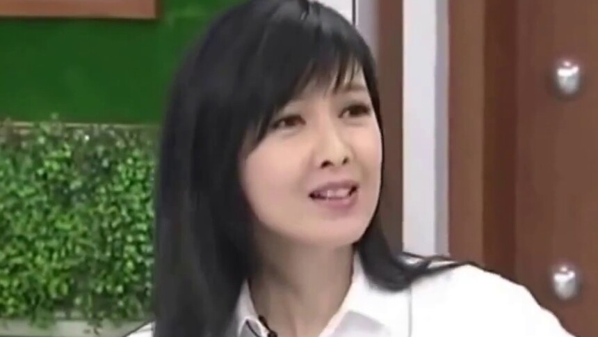 周慧敏对老公倪震撒娇喊累 二人相处犹如小情侣