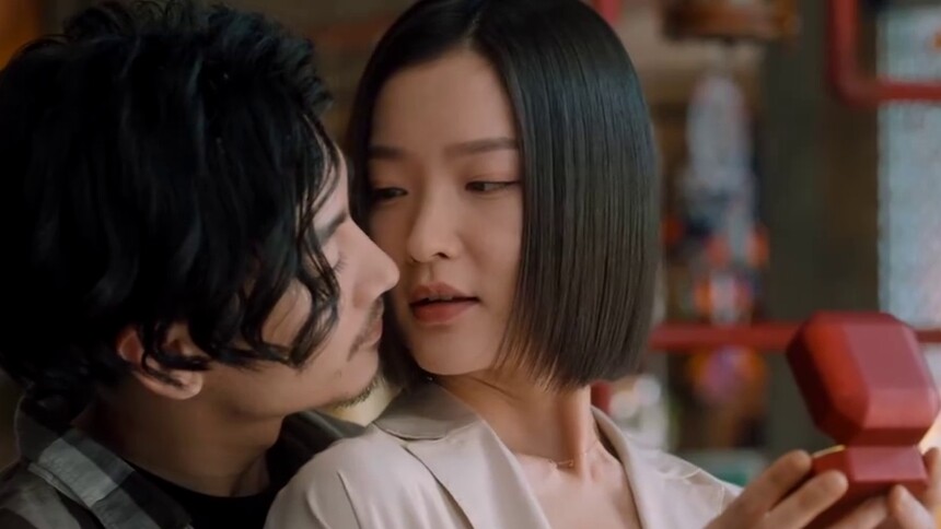 陈晓向杜鹃求婚激情拥吻