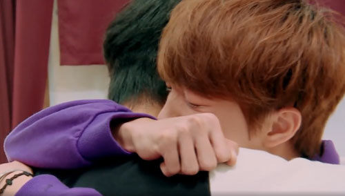 万国鹏遗憾落败 杠杠泪腺崩溃引发全班痛哭