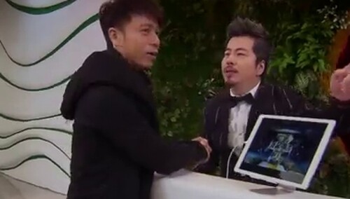 黄国伦趣逗李克勤 歌手之家上演“如厕杀”