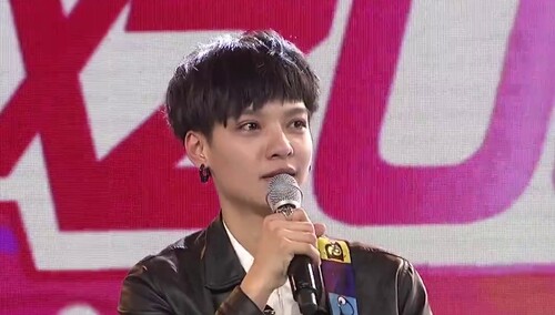 选手情难自禁现场啜泣 叛逆小孩讲述音乐梦