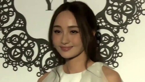文章马伊琍离婚姚笛被骂惨，姚笛罕见上线7分钟一言未发