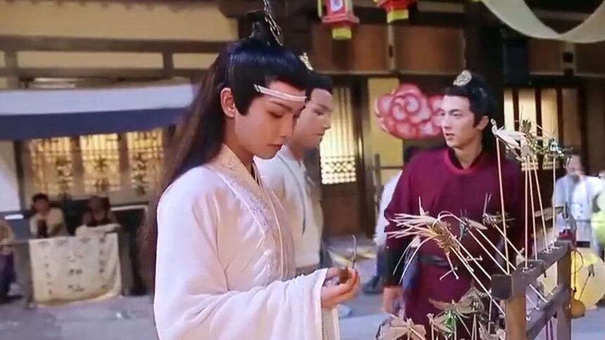 《陈情令》幼儿园的两个小学机又开始一言不合就开打！欧阳子真在线碰瓷，蓝思追呆萌的亚子太好笑