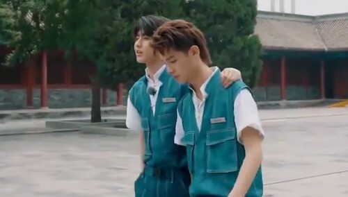 蔡徐坤Justin商业互夸 蔡徐坤Justin爆笑合唱《我们不一样》