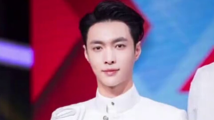 张艺兴妈妈被人肉发声回怼我不怕你网友 力挺张艺兴