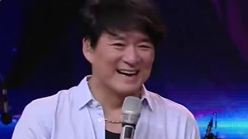 周华健挑战惊险游戏 竟意外受伤？！