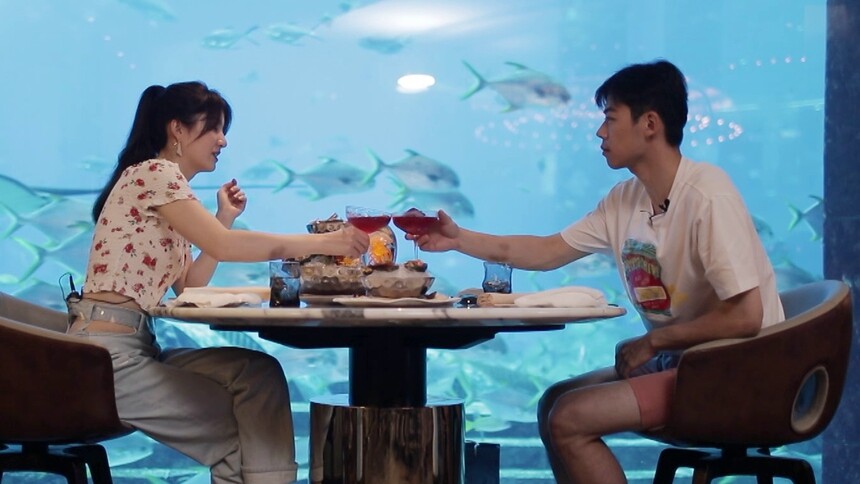 《恋梦空间2》9月26日看点：王锦秋被赞适合当老公 与宋湲水中浪漫牵手送惊喜